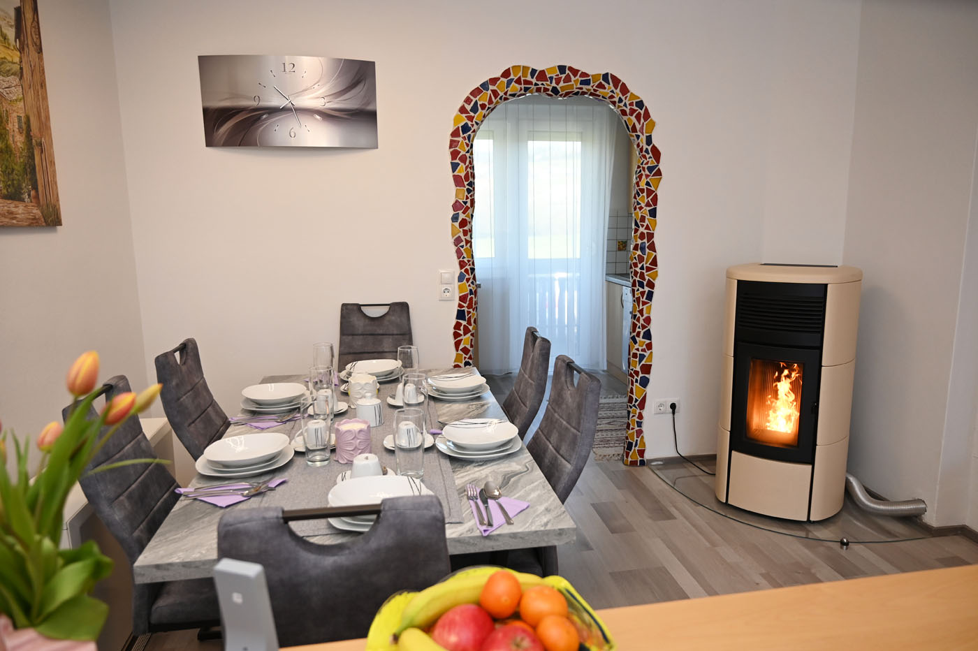 Essbereich mit Pelletofen